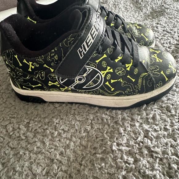 Heels kid sneakers size 2. Just used twice! - Picture 2 of 4